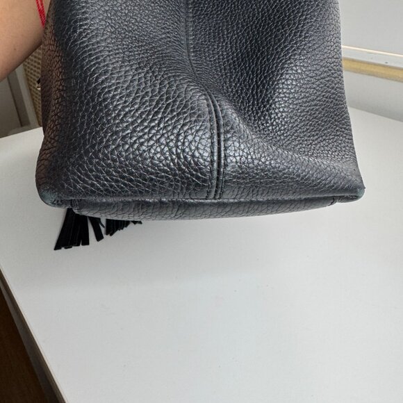 Authentic Gucci Soho Black Leather Double Chain Shoulder Bag Tote Black Gold - Picture 3 of 7